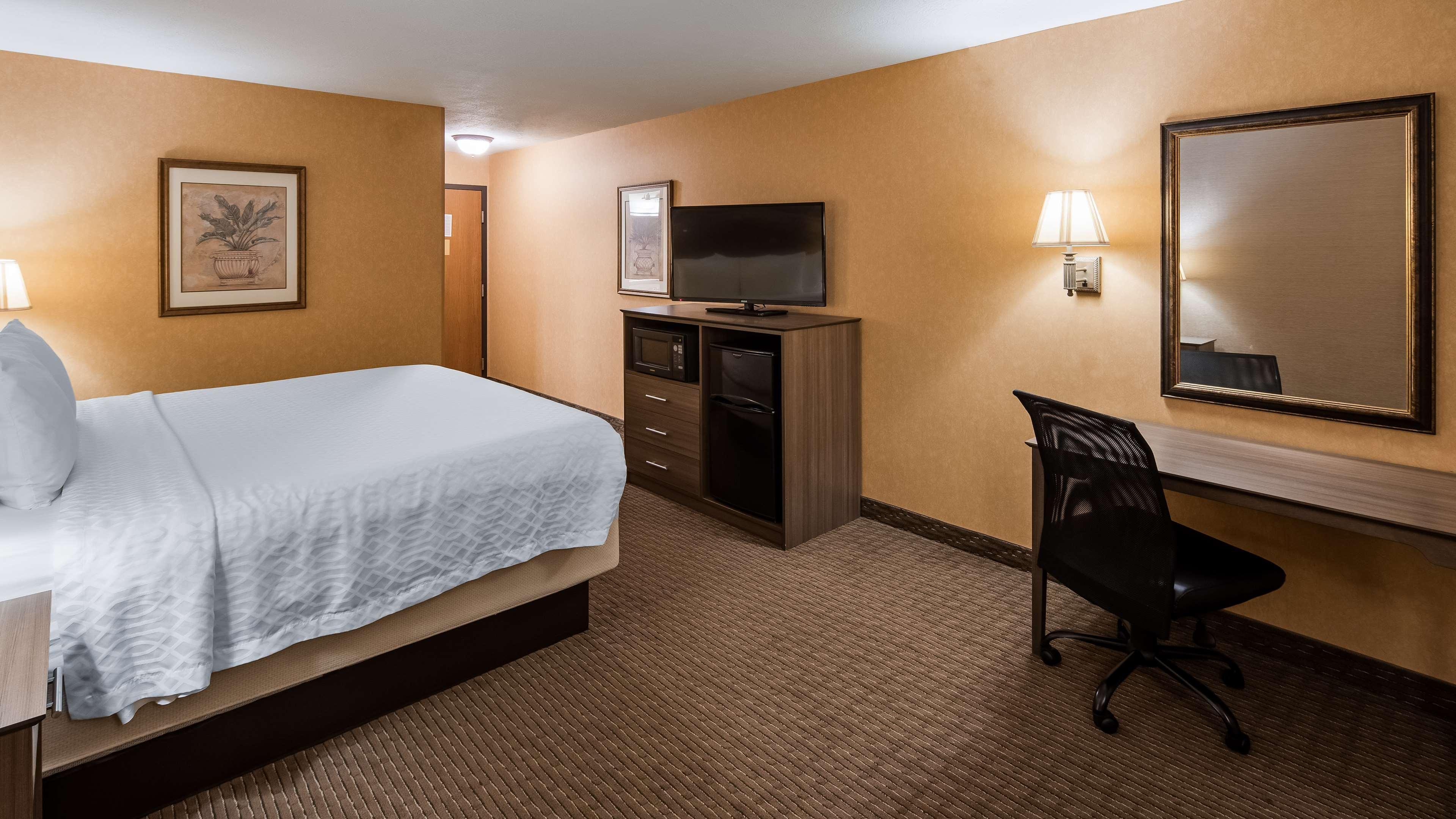 Best Western Plus North Canton Inn & Suites Bagian luar foto