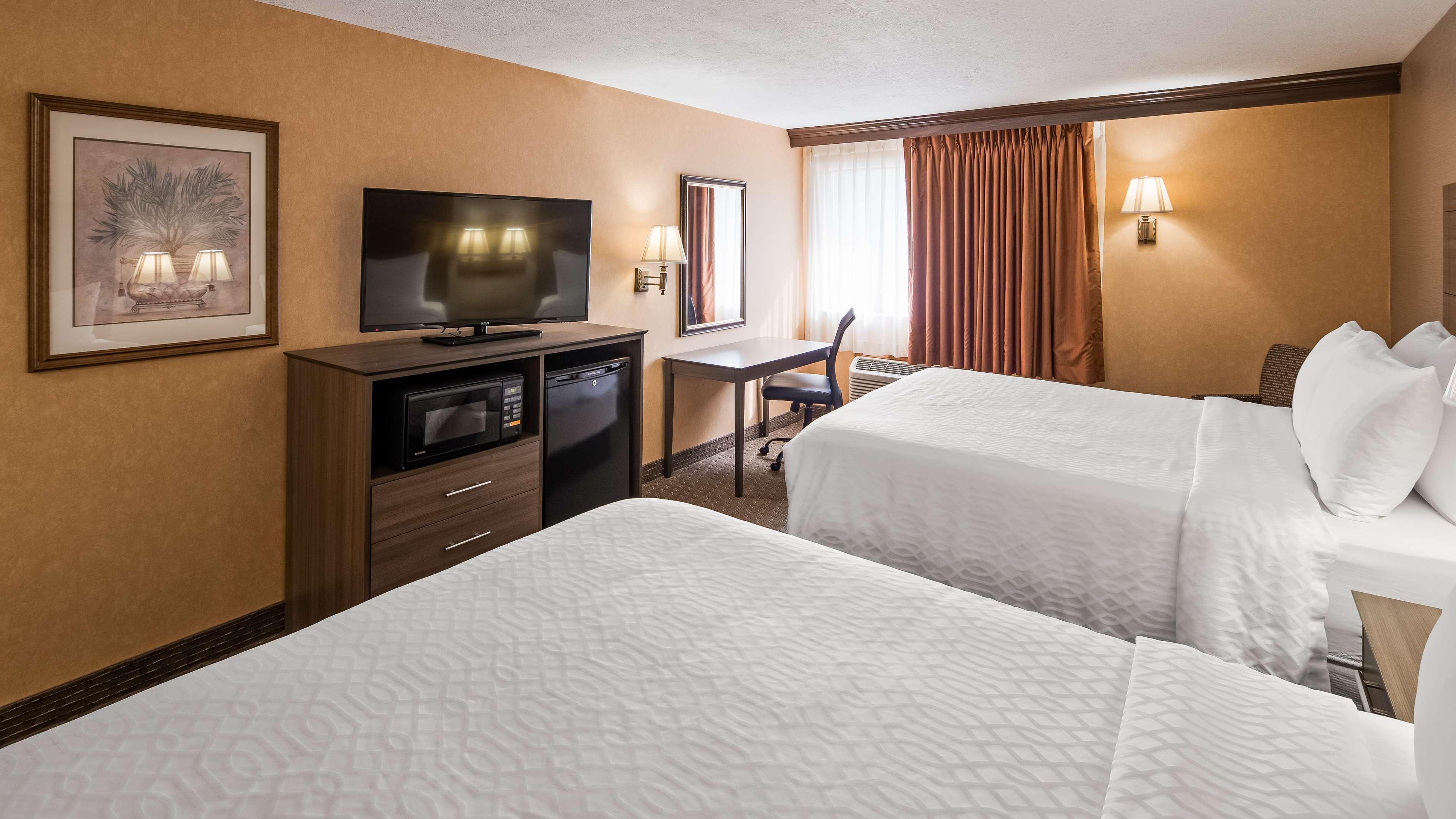 Best Western Plus North Canton Inn & Suites Bagian luar foto