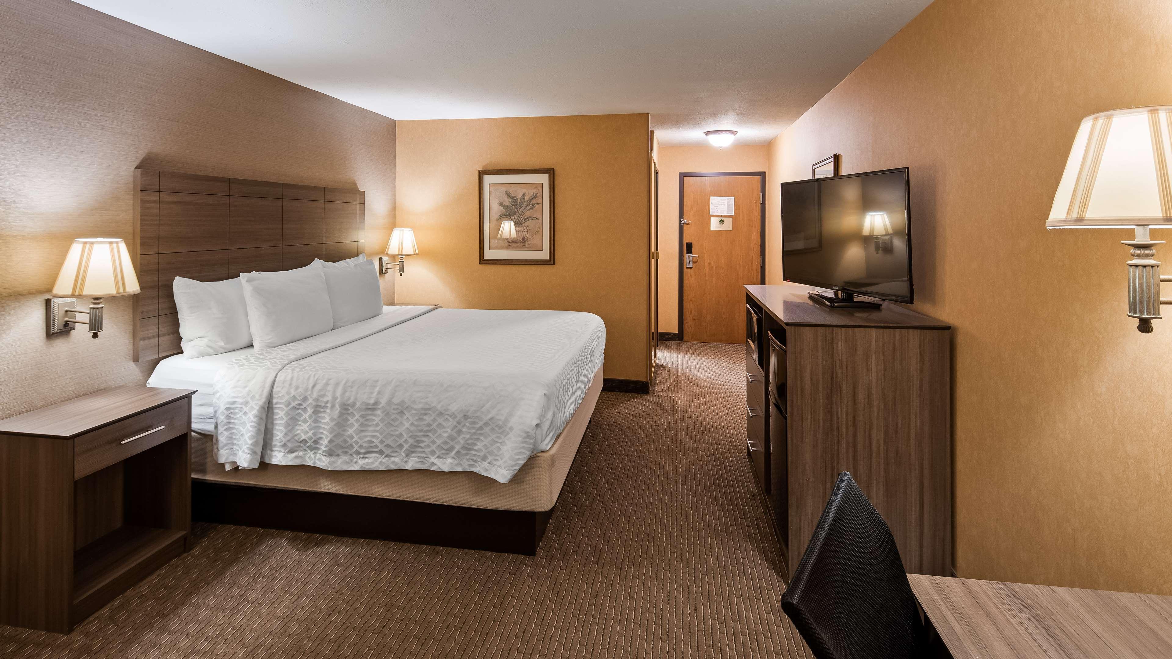 Best Western Plus North Canton Inn & Suites Bagian luar foto