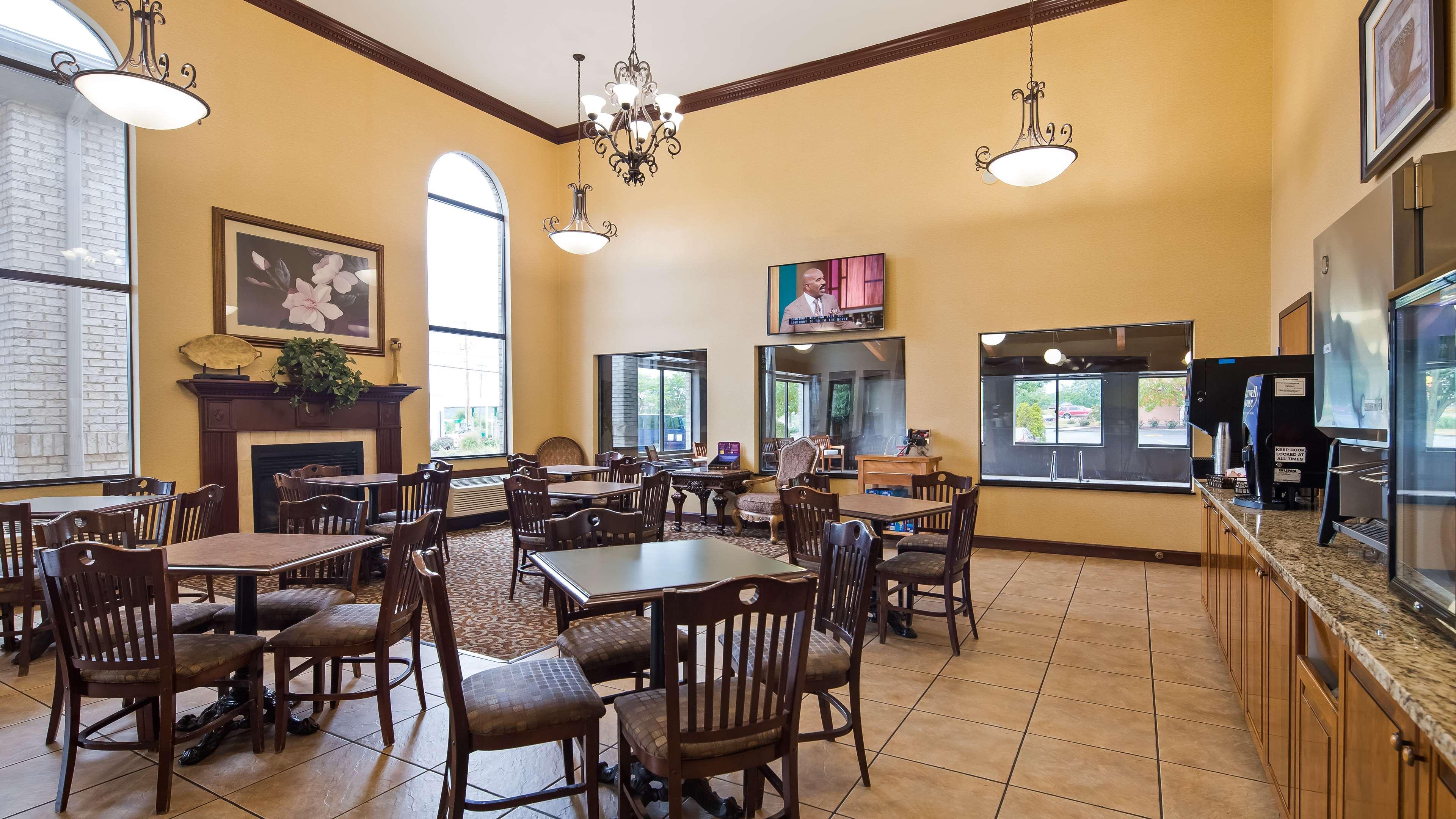 Best Western Plus North Canton Inn & Suites Bagian luar foto