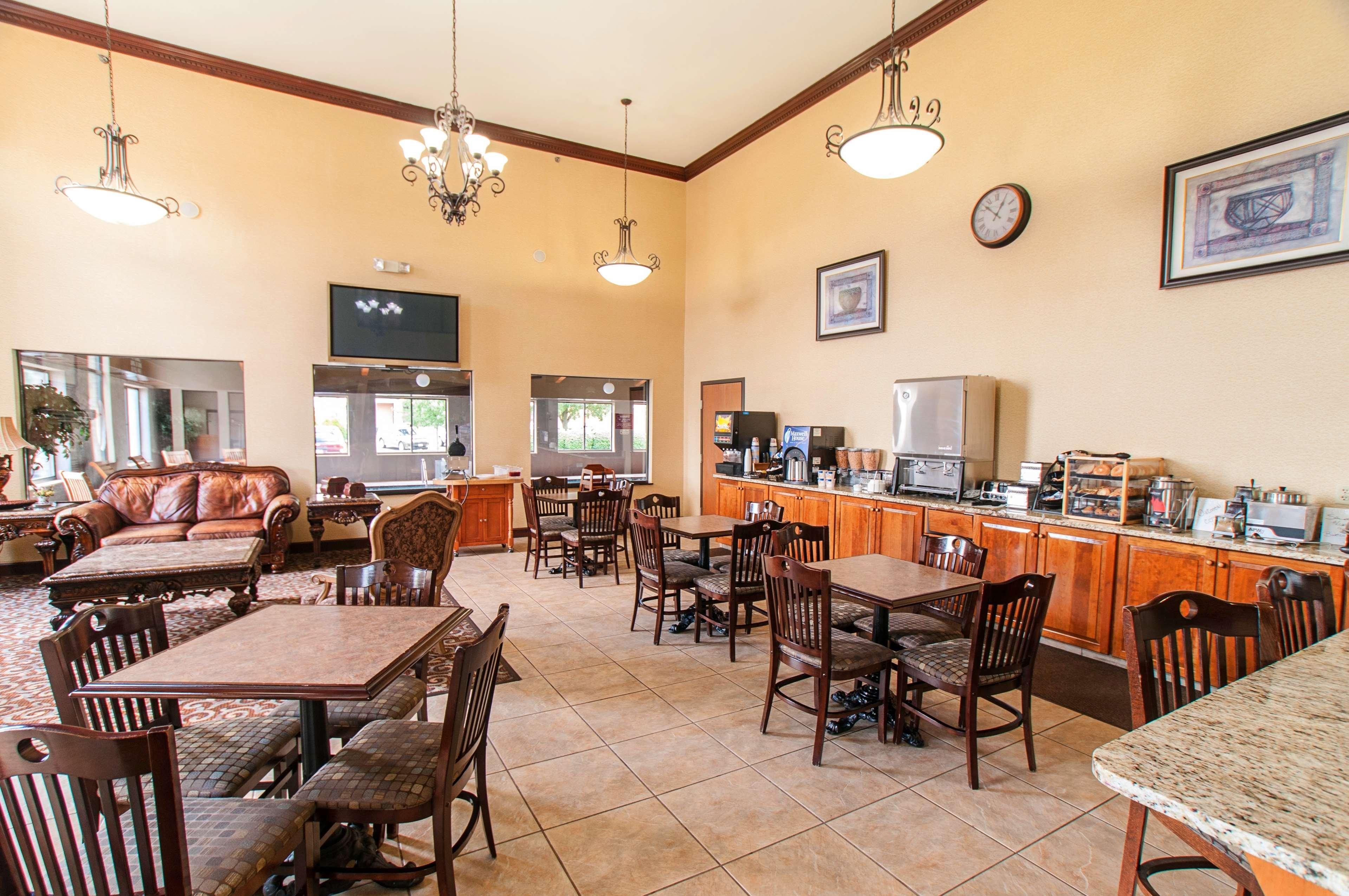 Best Western Plus North Canton Inn & Suites Bagian luar foto