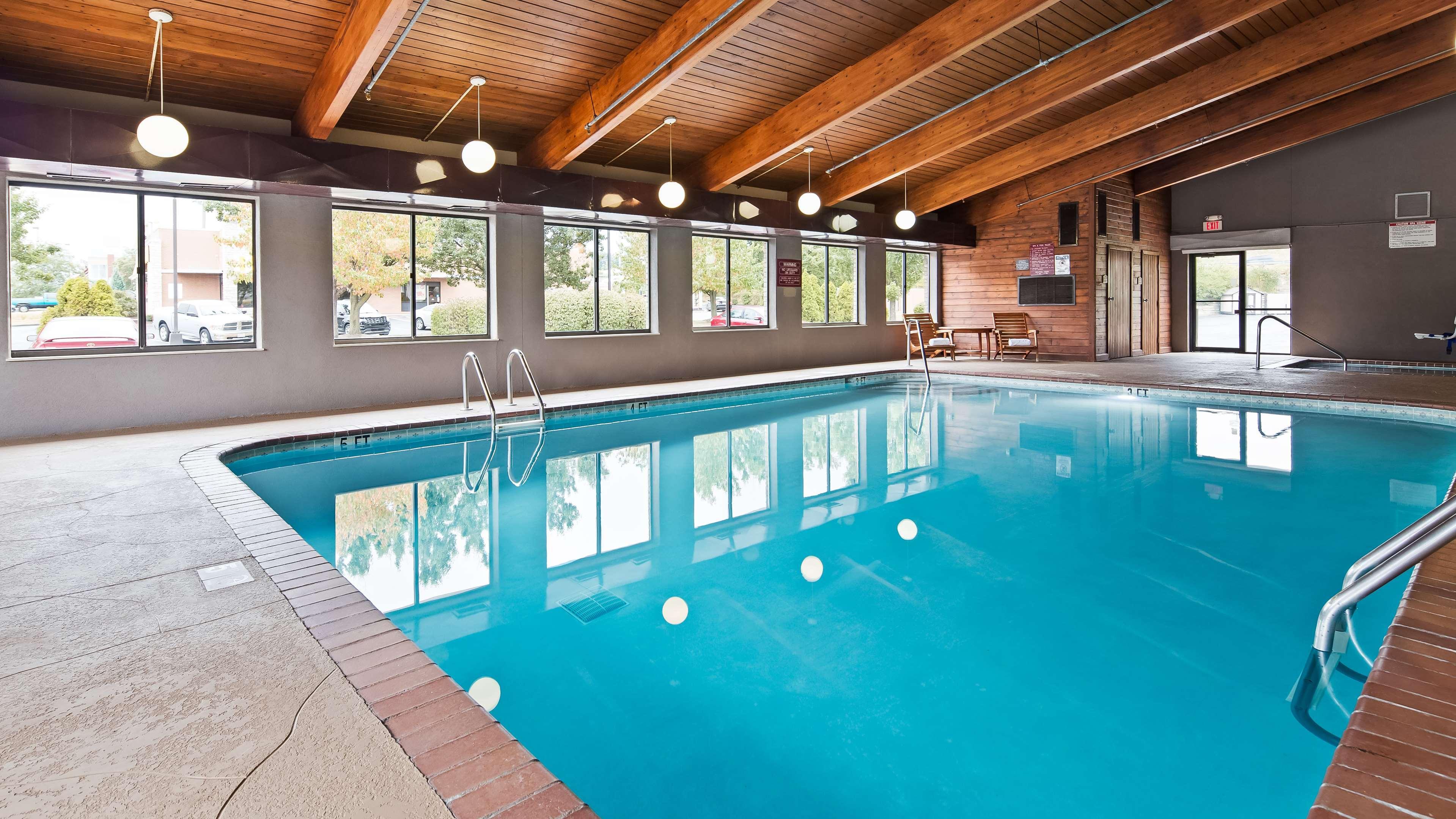 Best Western Plus North Canton Inn & Suites Bagian luar foto